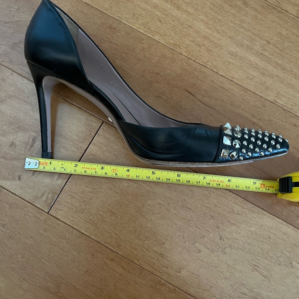Gucci authentic studded black leather pump - Picture 13 of 16